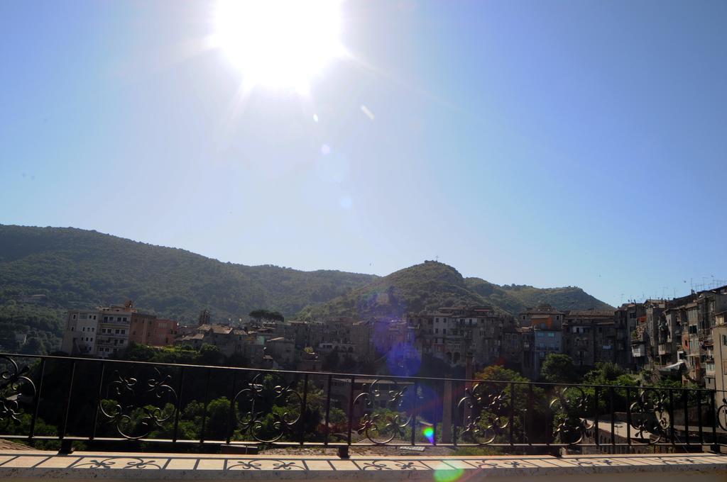 La Dimora Del Ghibellino Villa Tivoli Ruang foto
